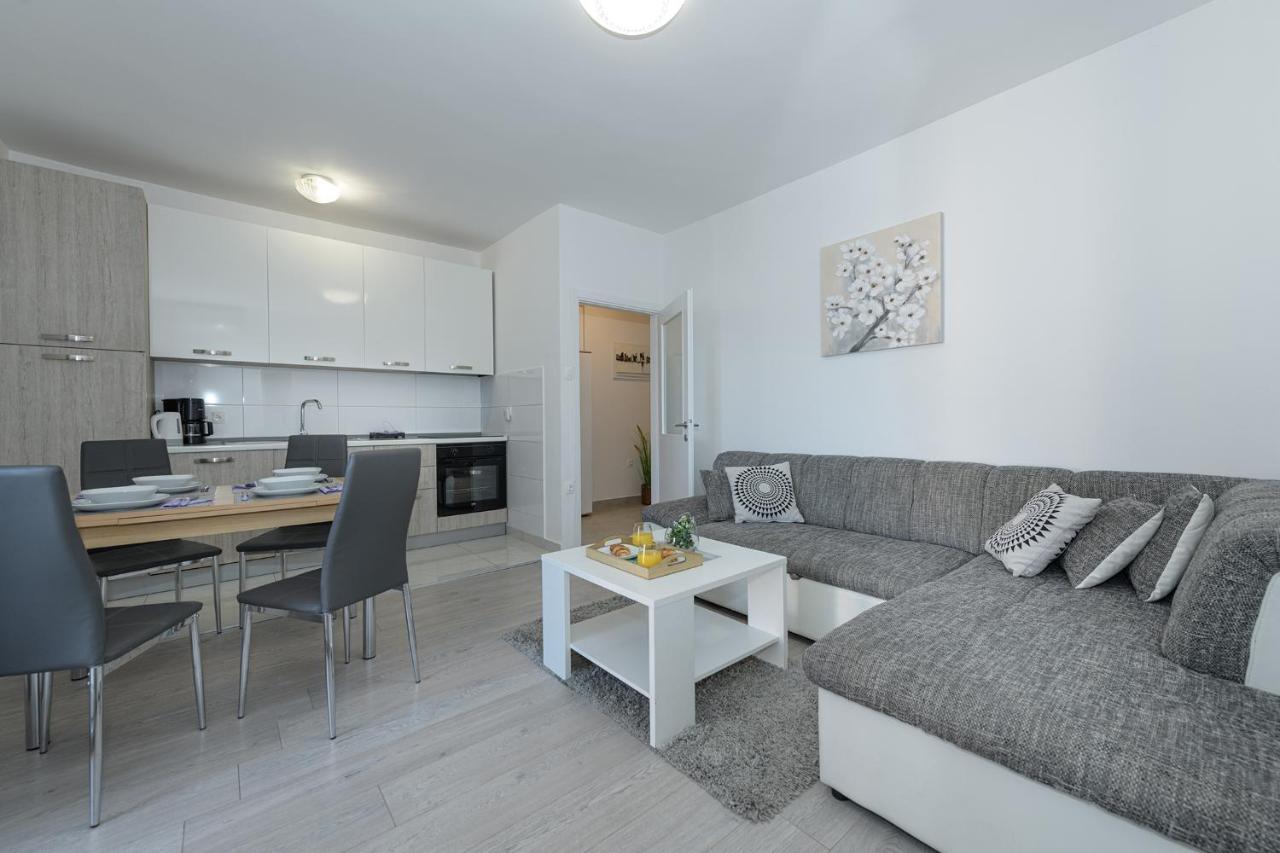 Apartmani Tena Selce Ngoại thất bức ảnh